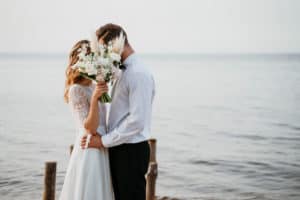 אחת מהאלטרנטיביות הטובות ביותר לזוגות שלא יכולים להינשא בישראל למימוש קשרי הזוגיות שלהם היא לערוך חתונה אזרחית ביוון