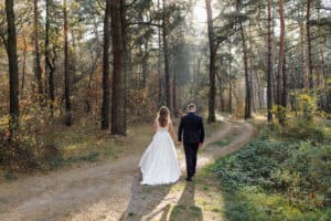 טקס נישואין אזרחיים בארץ יכול להיערך במגוון דרכים ואפשרויות וככל העולה על רוחם של בני הזוג